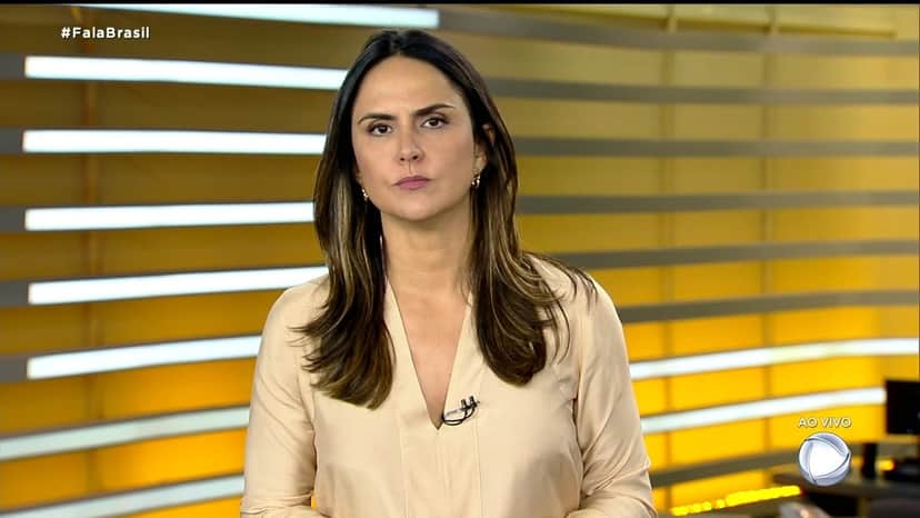 Carla Cecato surgiu abatida e contou sobre problema de saúde (Foto: Reprodução) Carla Cecato surgiu abatida e contou sobre problema de saúde (Foto: Reprodução)