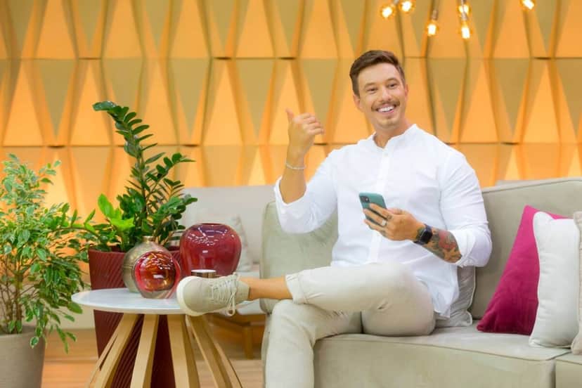 Gabriel Cartonalo no "Vem Pra Cá" (Reprodução) Gabriel Cartonalo no "Vem Pra Cá" (Reprodução)