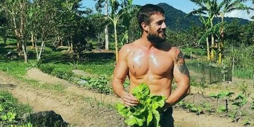 Galã virou entregar de cestas orgânicas e trabalha para ele mesmo (Foto: Reprodução) Galã virou entregar de cestas orgânicas e trabalha para ele mesmo (Foto: Reprodução)