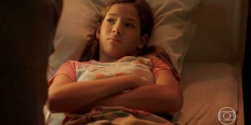 Brenda (Clara Galinari) tem uma rara doença na novela Amor de Mãe Brenda (Clara Galinari) tem uma rara doença na novela Amor de Mãe