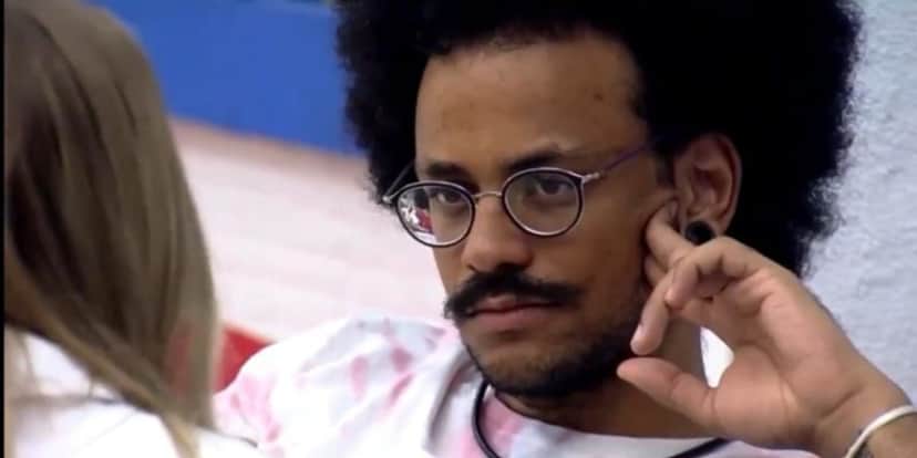 Carla Diaz desabafando com João Luiz no BBB21 (Foto: Reprodução) Carla Diaz desabafando com João Luiz no BBB21 (Foto: Reprodução)