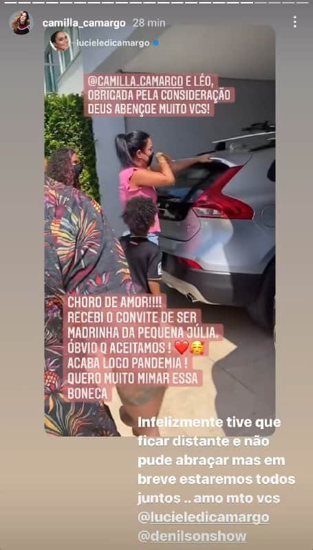 Luciele Di Camargo, esposa de Denílson, cai no choro ao receber notícia e é consolada (Foto: Reprodução/ Instagram) Luciele Di Camargo, esposa de Denílson, cai no choro ao receber notícia e é consolada (Foto: Reprodução/ Instagram)