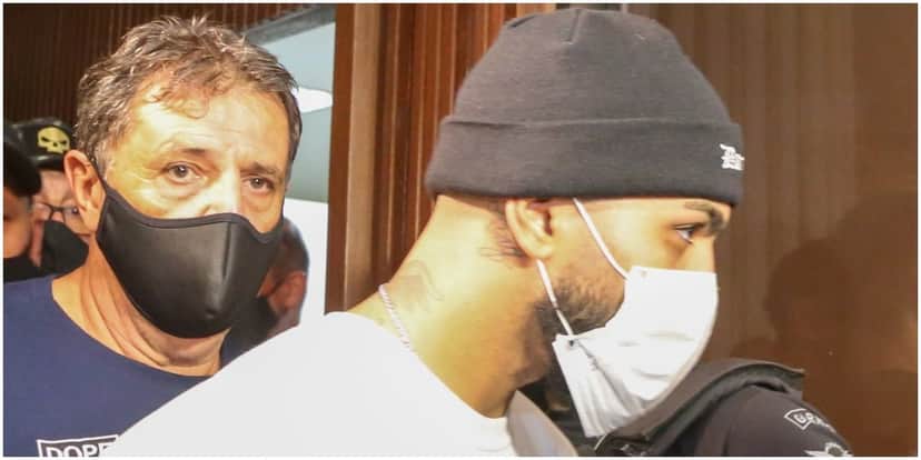 Gabigol é detido pela polícia em Cassino Clandestino em São Paulo (Foto: Reprodução) Gabigol é detido pela polícia em Cassino Clandestino em São Paulo (Foto: Reprodução)
