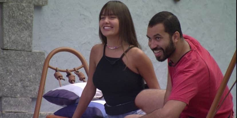 Gil e Thaís no BBB21 (Foto: Reprodução) Gil e Thaís no BBB21 (Foto: Reprodução)