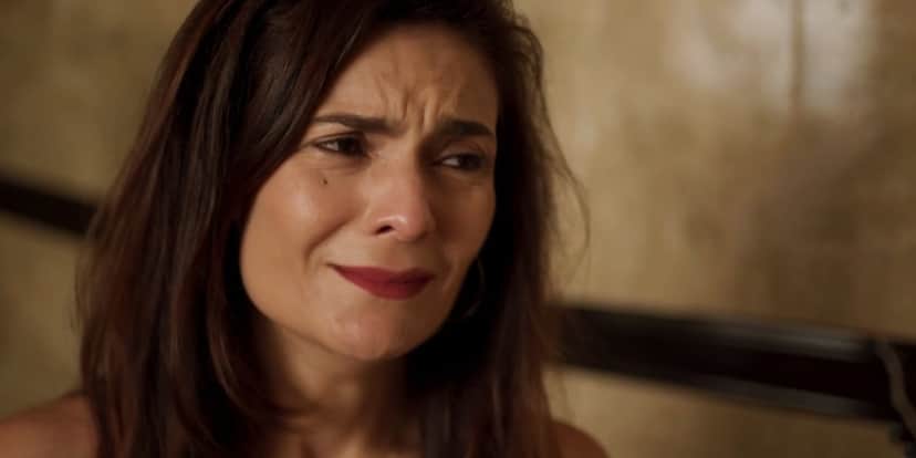 Leila (Arieta Corrêa) tomará uma decisão drástica para salvar a sua filha em Amor de Mãe (Foto: Reprodução/Globo) Leila (Arieta Corrêa) tomará uma decisão drástica para salvar a sua filha em Amor de Mãe (Foto: Reprodução/Globo)