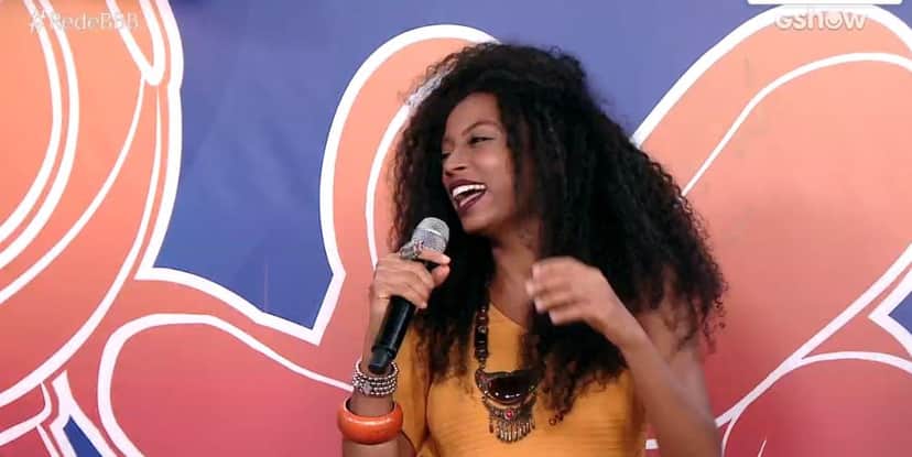 Lumena morreu de rir com música em sua homenagem no BBB21 (Foto: Reprodução) Lumena morreu de rir com música em sua homenagem no BBB21 (Foto: Reprodução)