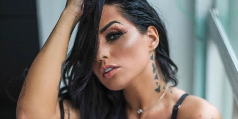 Cantora Perlla tem namoro com jogador exposto por jornal - Foto: Reprodução/Leo Cordeiro Cantora Perlla tem namoro com jogador exposto por jornal - Foto: Reprodução/Leo Cordeiro