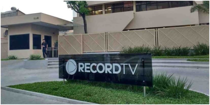 Mariana Godoy, tirada do ar às pressas na Record, faz confirmação em textão com veredito de canal: “Dor” Mariana Godoy, tirada do ar às pressas na Record, faz confirmação em textão com veredito de canal: “Dor”