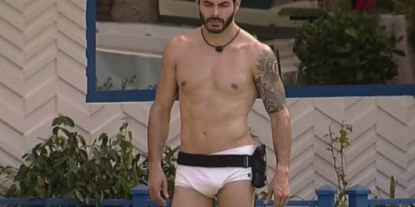 Rodolffo de sunga branca no BBB21 (Foto: Reprodução) Rodolffo de sunga branca no BBB21 (Foto: Reprodução)