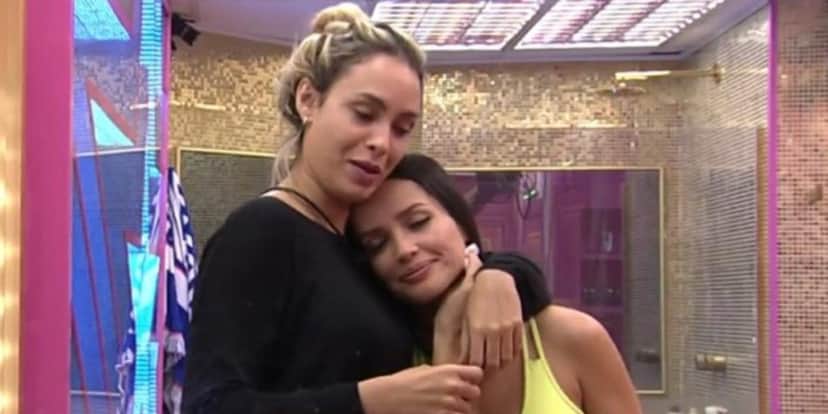 http://tvfoco.uai.com.br/wp-content/uploads/2015/05/Daniela-Mercury.jpg
