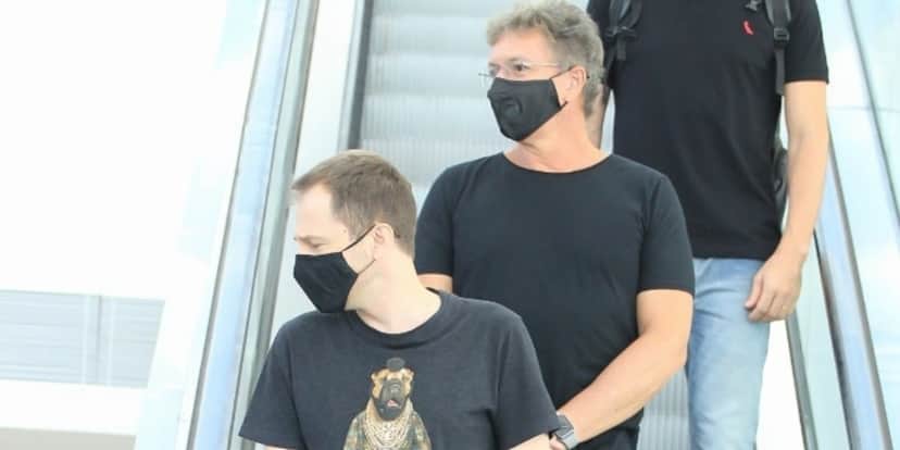 Tiago Leifert e Boninho foram flagrados em shopping no Rio de Janeiro (Foto: Fabricio Silva/AgNews) Tiago Leifert e Boninho foram flagrados em shopping no Rio de Janeiro (Foto: Fabricio Silva/AgNews)