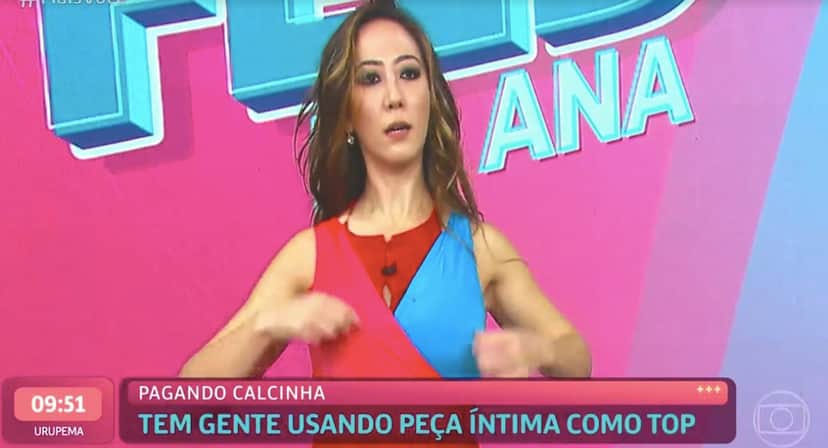 Ju Massaoka coloca calcinha ao vivo (Reprodução) Ju Massaoka coloca calcinha ao vivo (Reprodução)
