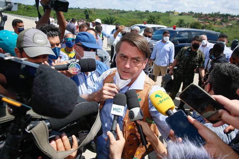 Presidente Bolsonaro se exalta Presidente Bolsonaro se exalta