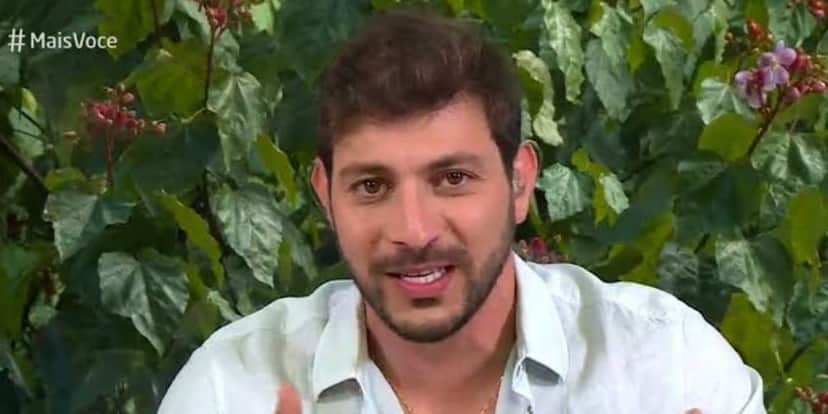 Caio exalta Juliette no Mais Você após criticar sister para Ana Clara no BBB 21(Foto: Reprodução) Caio exalta Juliette no Mais Você após criticar sister para Ana Clara no BBB 21(Foto: Reprodução)