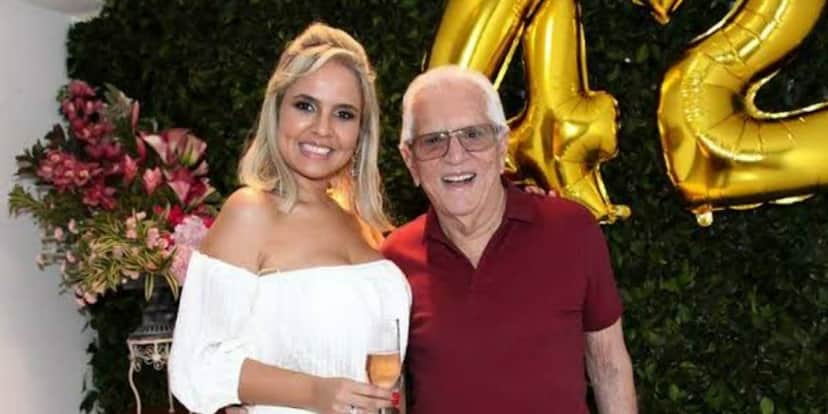 Esposa de Carlos Alberto quebra silêncio e detona sobre vida do casal Esposa de Carlos Alberto quebra silêncio e detona sobre vida do casal