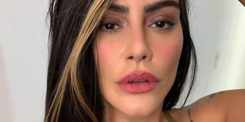 Cleo surgiu com bumbum empinado e levou seguidores ao delírio (Foto: Reprodução) Cleo surgiu com bumbum empinado e levou seguidores ao delírio (Foto: Reprodução)