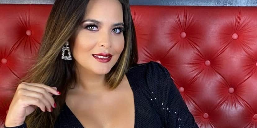 Geisy Arruda escandaliza, arranca calcinha e fica de quatro em vídeo com partes íntimas explodindo: "Deliciosa" Geisy Arruda escandaliza, arranca calcinha e fica de quatro em vídeo com partes íntimas explodindo: "Deliciosa"