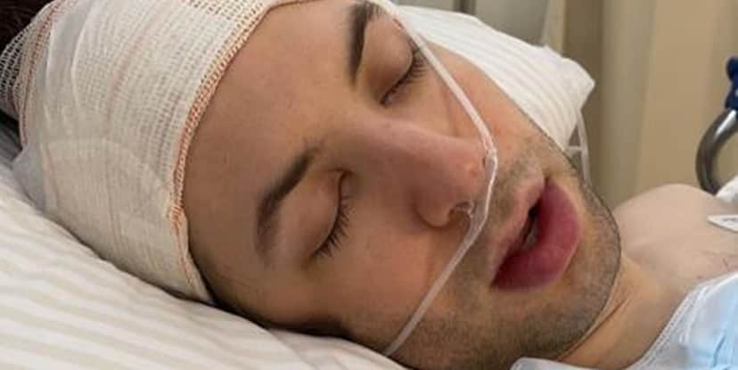 Lucas Jagger durante o período em que esteve no hospital (Foto: Reprodução) Lucas Jagger durante o período em que esteve no hospital (Foto: Reprodução)