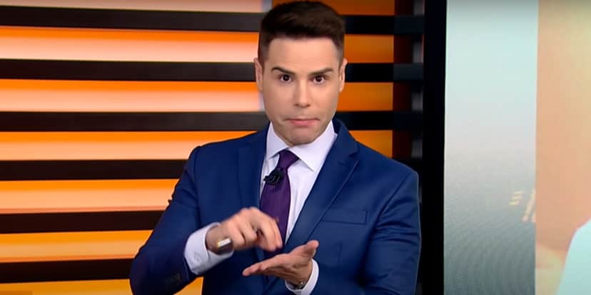 Vídeo íntimo de âncora do Cidade Alerta em piscina sem nada é vazado e jornalista explode em revolta Vídeo íntimo de âncora do Cidade Alerta em piscina sem nada é vazado e jornalista explode em revolta