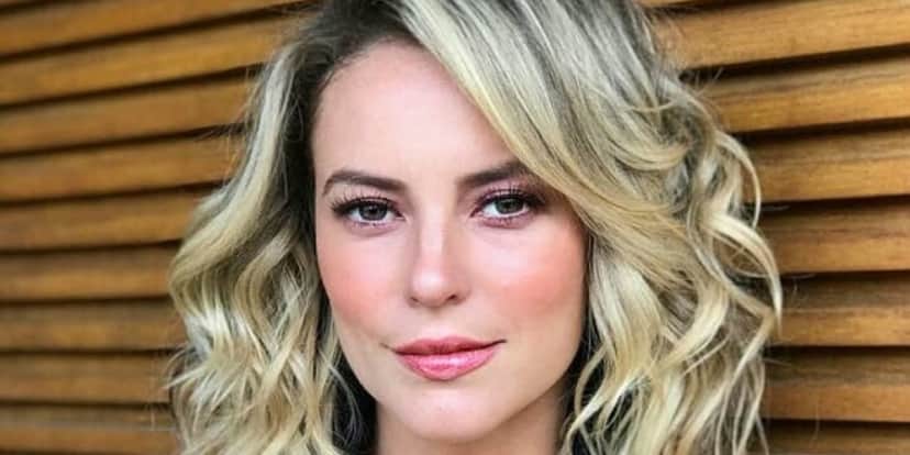 Paolla Oliveira surgiu em clique sem maquiagem e esbanjou beleza (Foto: Reprodução) Paolla Oliveira surgiu em clique sem maquiagem e esbanjou beleza (Foto: Reprodução)