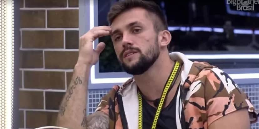 Arthur externa revolta com a produção do BBB 21 (Foto: Reprodução) Arthur externa revolta com a produção do BBB 21 (Foto: Reprodução)