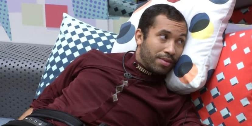 Gil notou a indiferença com que Viih Tube vem lhe tratando e demonstrou estar decepcionado com a sister no BBB (Foto: Reprodução/ TV Globo) Gil notou a indiferença com que Viih Tube vem lhe tratando e demonstrou estar decepcionado com a sister no BBB (Foto: Reprodução/ TV Globo)