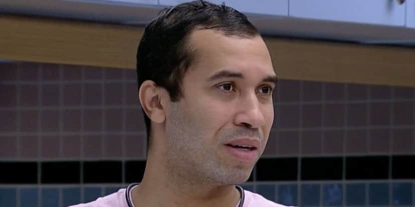 Gilberto expõe traição no BBB21 (Foto: Reprodução) Gilberto expõe traição no BBB21 (Foto: Reprodução)