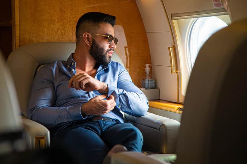 Gusttavo Lima ostenta vida de muito luxo em jatinho (Foto reprodução) Gusttavo Lima ostenta vida de muito luxo em jatinho (Foto reprodução)
