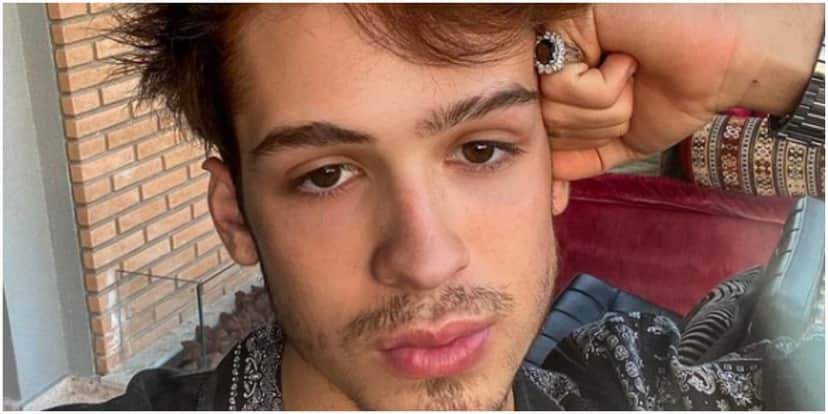 João Guilherme deixou nude vazar sem querer e exigiu respeito (Foto: Reprodução) João Guilherme deixou nude vazar sem querer e exigiu respeito (Foto: Reprodução)