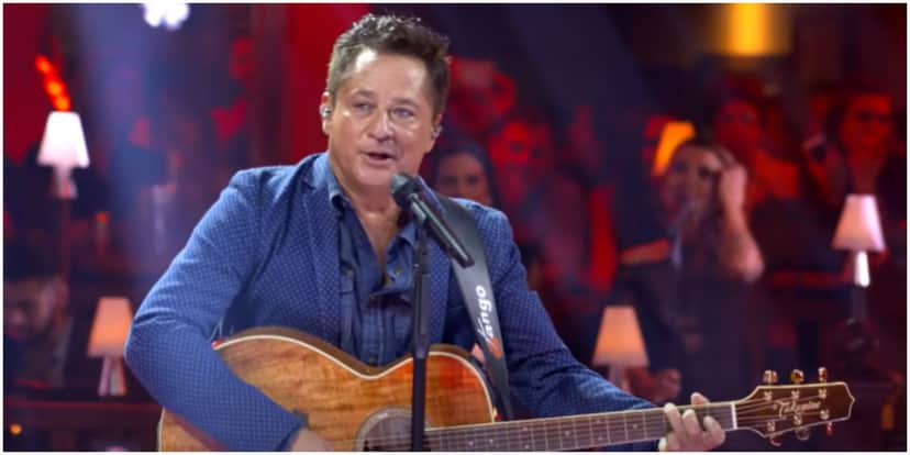 Leonardo deu o que falar ao ser flagrado ouvindo um funk pesadão (Foto: Reprodução) Leonardo deu o que falar ao ser flagrado ouvindo um funk pesadão (Foto: Reprodução)