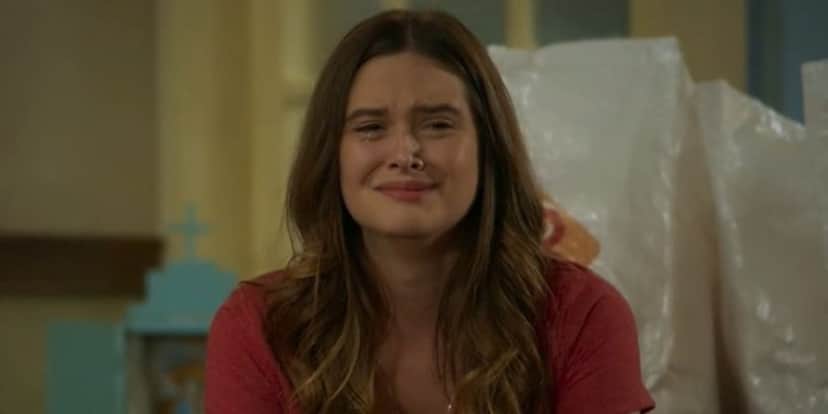Luna ficará desapontada após não ser reconhecida pela mãe em Salve-se Quem Puder (Foto: Reprodução/ Globo) Luna ficará desapontada após não ser reconhecida pela mãe em Salve-se Quem Puder (Foto: Reprodução/ Globo)