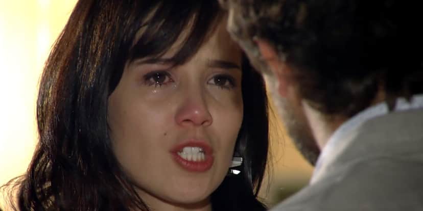Manu levará um balde de água fria ao saber que Ana acordou do coma em A Vida da Gente (Foto: Reprodução/TV Globo) Manu levará um balde de água fria ao saber que Ana acordou do coma em A Vida da Gente (Foto: Reprodução/TV Globo)