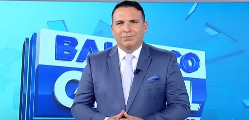 Reinaldo Gottino voltou ao Balanço Geral na Record após um período na CNN Brasil (Foto: Reprodução) Reinaldo Gottino voltou ao Balanço Geral na Record após um período na CNN Brasil (Foto: Reprodução)