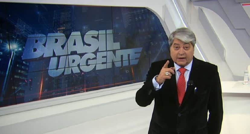 Datena passa mal e pede ajuda ao vivo (Foto: Reprodução/Band)