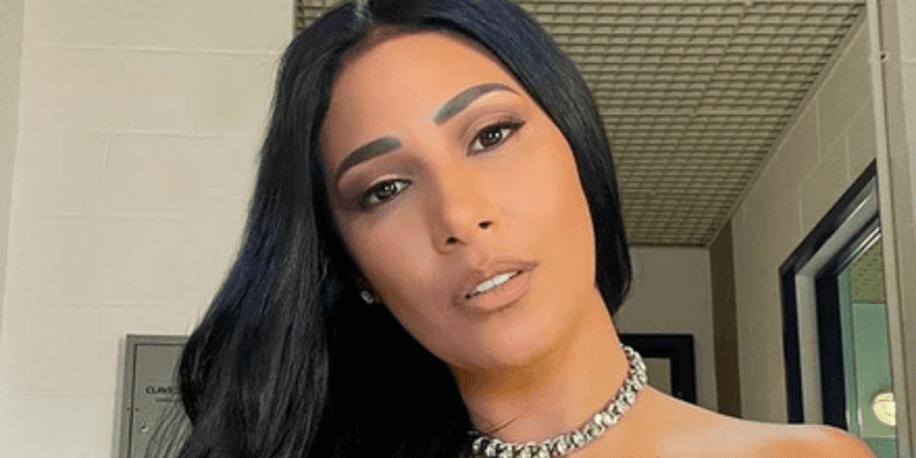 Simaria surgiu com seios à mostra em clique para lá de ousado (Foto: Reprodução) Simaria surgiu com seios à mostra em clique para lá de ousado (Foto: Reprodução)
