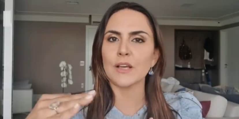 Carla Cecato usou as redes sociais Carla Cecato usou as redes sociais