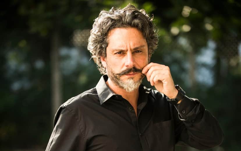 José Alfredo flagra o próprio filho em Império - Foto: Reprodução José Alfredo flagra o próprio filho em Império - Foto: Reprodução