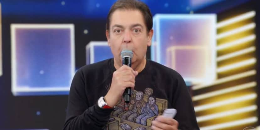 Faustão trai a Globo sem piedade, explode e deixa os Marinhos apavorados sem Domingão: Audiências 02/05 Faustão trai a Globo sem piedade, explode e deixa os Marinhos apavorados sem Domingão: Audiências 02/05