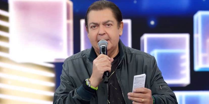 Faustão interrompe programa, confirma morte na Globo, explode em luto e desmorona no Domingão: Audiências 30/05 Faustão interrompe programa, confirma morte na Globo, explode em luto e desmorona no Domingão: Audiências 30/05