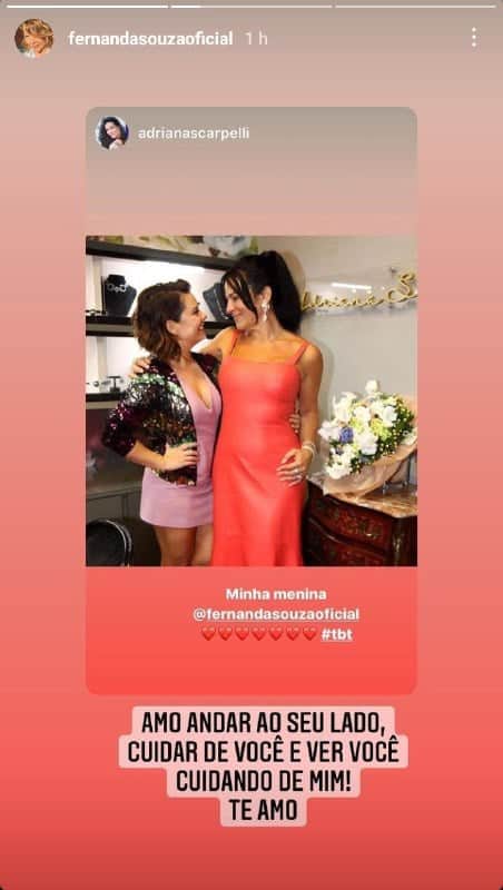 Fernanda Souza surgiu agarrada com amiga e se declarou (Foto: Reprodução/ Instagram) Fernanda Souza surgiu agarrada com amiga e se declarou (Foto: Reprodução/ Instagram)