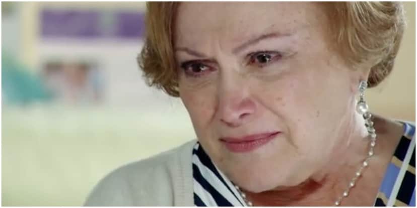 Iná chamará atenção de Ana após desavença com Manu em A Vida da Gente (Foto: Reprodução/ TV Globo) Iná chamará atenção de Ana após desavença com Manu em A Vida da Gente (Foto: Reprodução/ TV Globo)