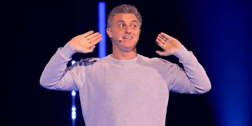 Luciano Huck recebeu grave acusação por reforma de carro no "Caldeirão" (Foto: Reprodução/TV Globo) Luciano Huck recebeu grave acusação por reforma de carro no "Caldeirão" (Foto: Reprodução/TV Globo)