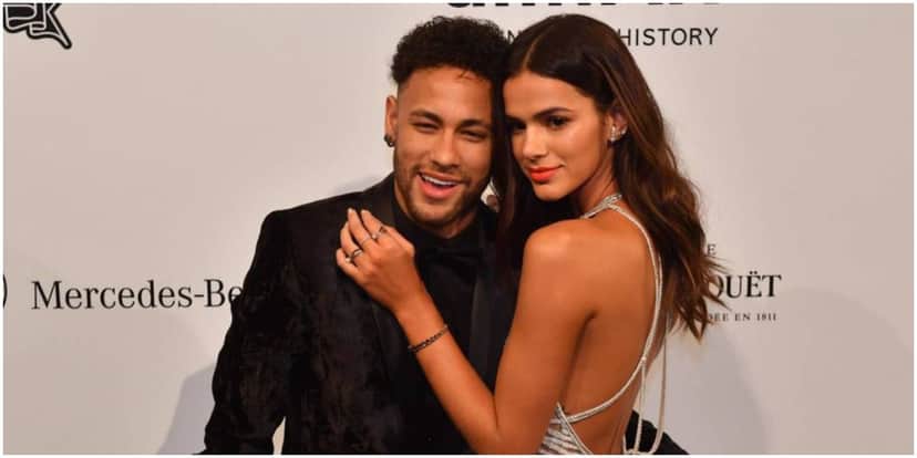 Após término com Enzo, Bruna Marquezine tem encontro com Neymar em mansão e volta é confirmada Após término com Enzo, Bruna Marquezine tem encontro com Neymar em mansão e volta é confirmada