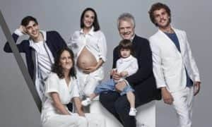 Pedro Bial com 5 dos 7 filhos (Foto: Divulgação) Pedro Bial com 5 dos 7 filhos (Foto: Divulgação)