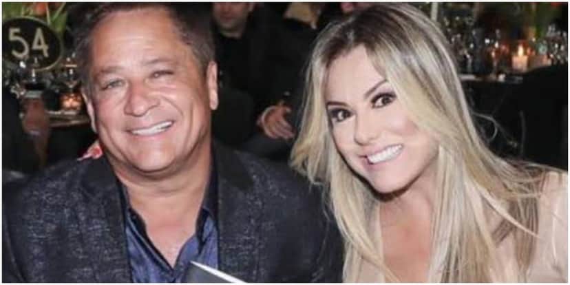 Traída assumidamente, esposa de Leonardo detona imagem e escancara doença contraída nas partes íntimas Traída assumidamente, esposa de Leonardo detona imagem e escancara doença contraída nas partes íntimas