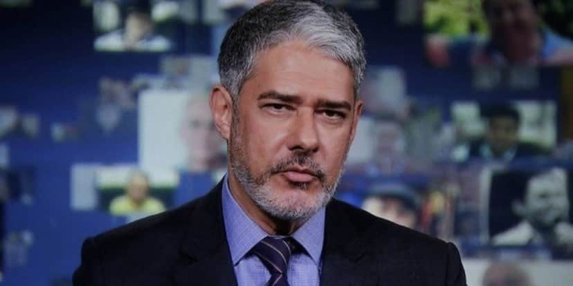 Após funcionária dizer que Bonner enlouqueceu, jornalista expõe bastidores da Globo e é arrancado do ar: "Fora" Após funcionária dizer que Bonner enlouqueceu, jornalista expõe bastidores da Globo e é arrancado do ar: "Fora"