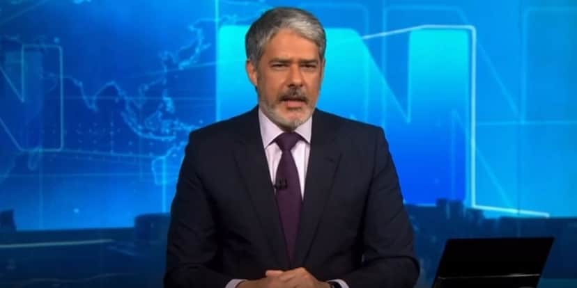 William Bonner durante Jornal Nacional (Reprodução) William Bonner durante Jornal Nacional (Reprodução)