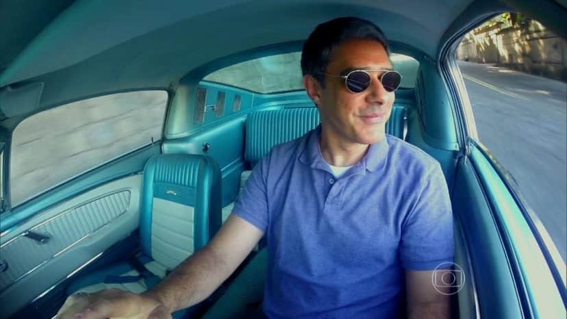William Bonner levou Angélica para um passeio em um carro dos anos 60 (Foto: Reprodução/TV Globo) William Bonner levou Angélica para um passeio em um carro dos anos 60 (Foto: Reprodução/TV Globo)