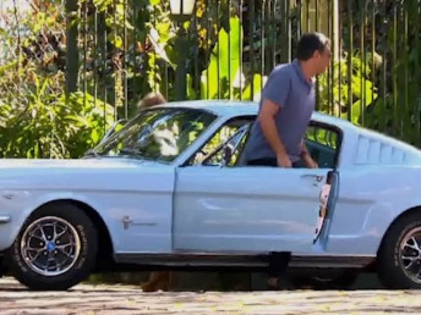 William Bonner foi flagrado em um de seus carros de colecionador (Foto: AgNews) William Bonner foi flagrado em um de seus carros de colecionador (Foto: AgNews)