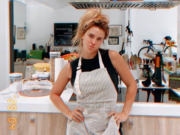 Dieckmann na cozinha da casa de Miami (Foto: Reprodução/Instagram) Dieckmann na cozinha da casa de Miami (Foto: Reprodução/Instagram)